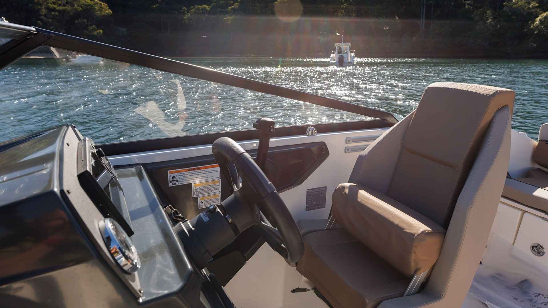 Quicksilver-605-Cruiser-Internal-1_2_11zon